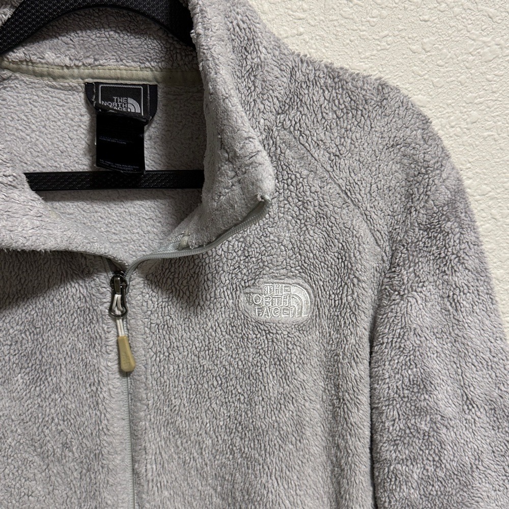 The North Face Women's Light Gray Fleece Jacket - Picture 7 of 12
